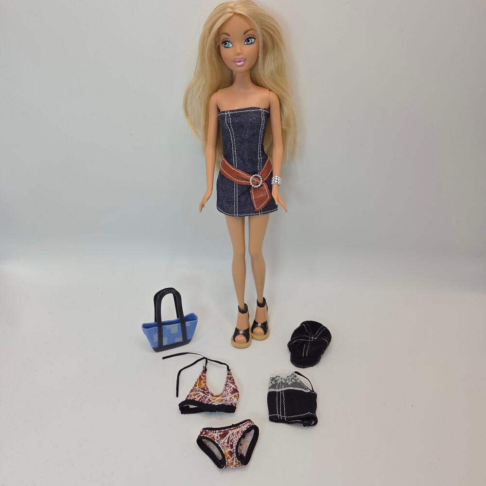 Vintage 2002 Barbie My Scene Spring Break Kennedy + Original Clothes